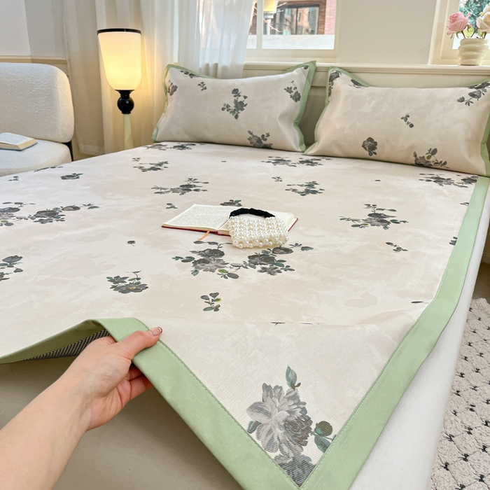 91家纺网 家纺一手货源 找家纺 绒艺席业 2025新款600D冰丝印花数码印花冰藤席赫本风系列 苑叶