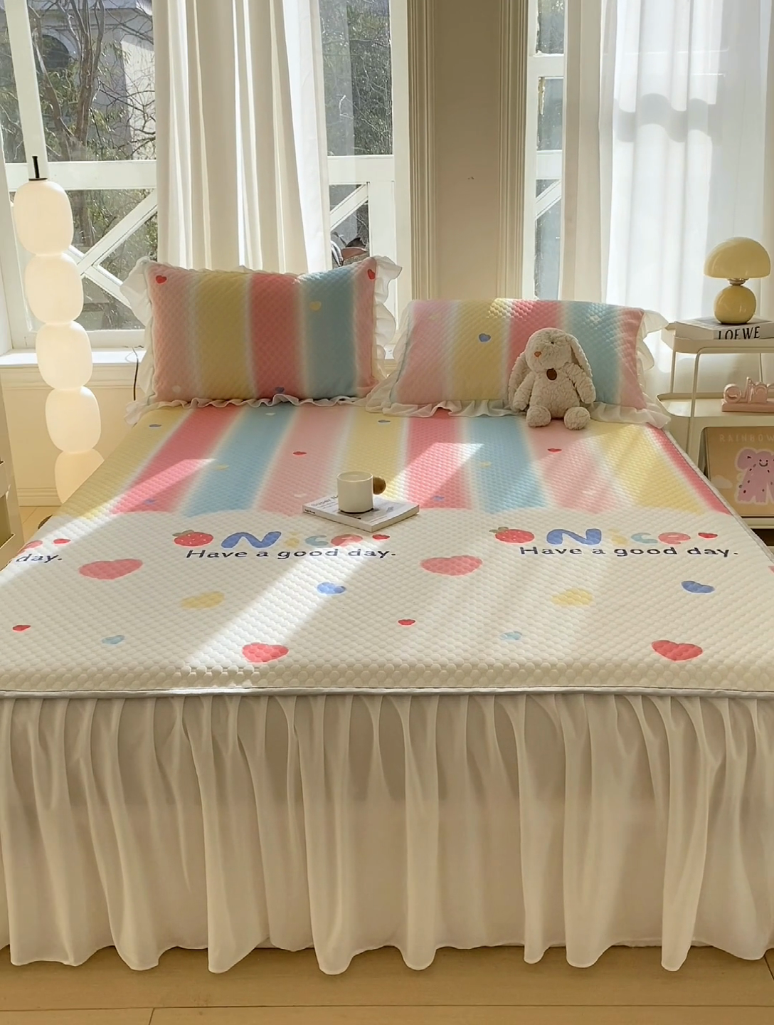 91家纺网 家纺一手货源 找家纺 康纳利2025新款A类冰豆豆床裙款凉席夏被四件套凉感丝空调被送买家秀 彩虹草莓