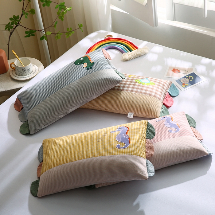 91家纺网 家纺一手货源 找家纺 2025全棉水洗棉贴布绣儿童荞麦枕头幼儿园学生枕芯 主图