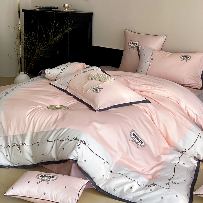 91家纺网 家纺一手货源 找家纺 （总）品家居2025新款高支高密贡缎长绒棉四件套-觅