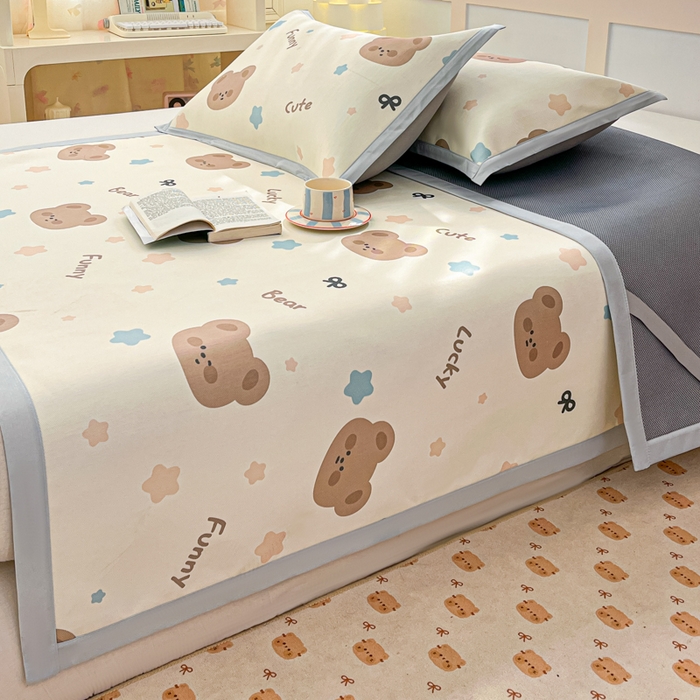 91家纺网 家纺一手货源 找家纺 绒艺席业 2025新款600D冰丝印花数码印花冰藤席卡通小清新系列 星星熊