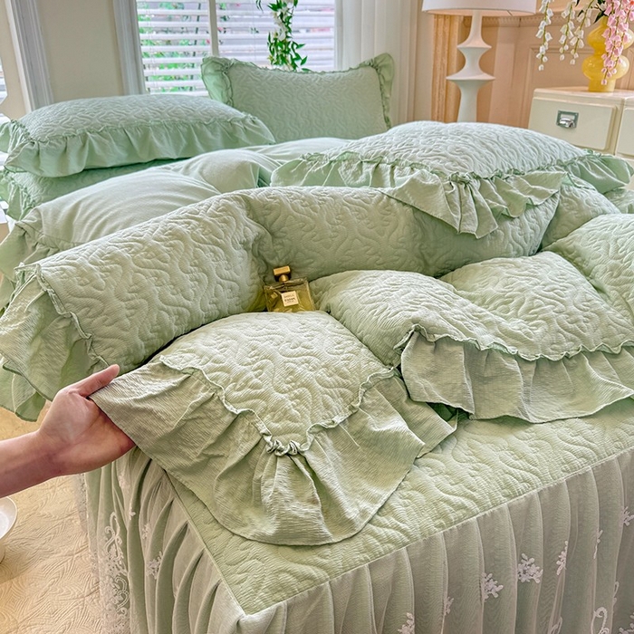 91家纺网 家纺一手货源 找家纺 花香四季家纺 2025新款夹棉绗缝床裙单件三件套法式四件套套件蕾丝公主风 绿色