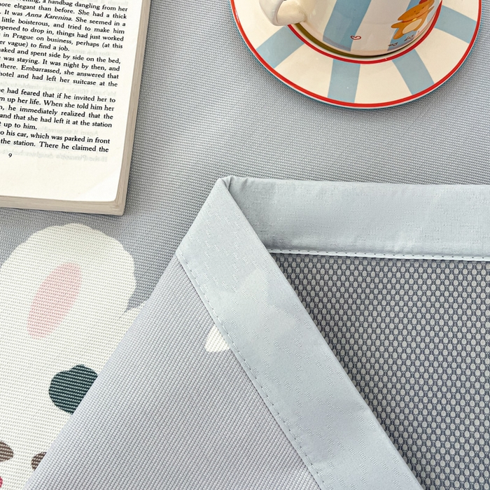 91家纺网 家纺一手货源 找家纺 绒艺席业 2025新款600D冰丝印花数码印花冰藤席卡通小清新系列 星空兔-灰