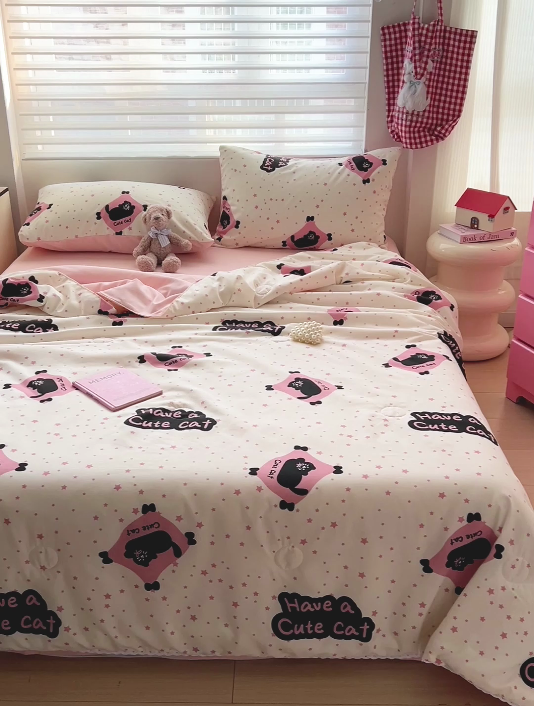 91家纺网 家纺一手货源 找家纺 妖妖家纺2025新款糯糯夏凉被四件套夏凉被空调被 慵懒小猫