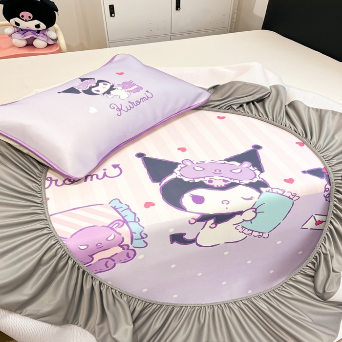 91家纺网 家纺一手货源 找家纺 暮思家居 2025新款正版授权A类大版数码印花三丽鸥可机洗1200D冰丝凉席可组合针织棉夏被四件套床笠款 床笠款-甜蜜库洛米