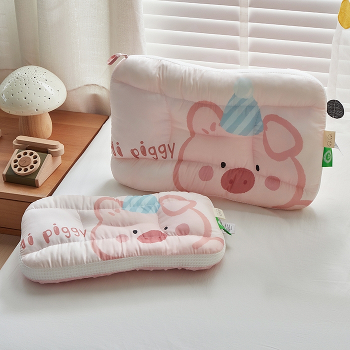 91家纺网 家纺一手货源 找家纺 2025新款A类大版卡通手绘AB版儿童豆豆枕枕芯系列 粉粉猪40*60cm/只