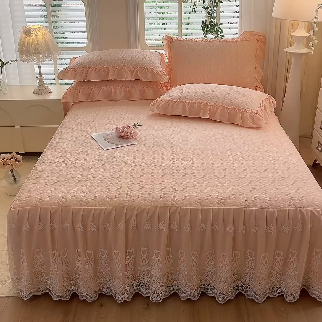 91家纺网 家纺一手货源 找家纺 花香四季家纺 2025新款夹棉绗缝床裙单件三件套法式四件套套件蕾丝公主风 玉色