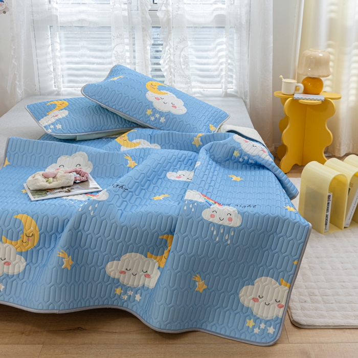 91家纺网 家纺一手货源 找家纺 默忆 2025新款凉感丝印花乳胶凉席 可爱云朵