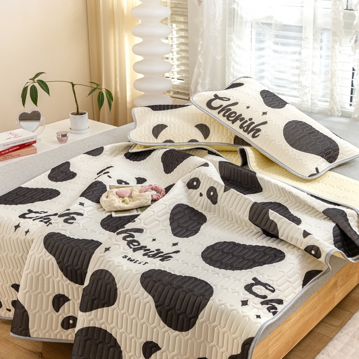 91家纺网 家纺一手货源 找家纺 默忆 2025新款凉感丝印花乳胶凉席 快乐熊猫