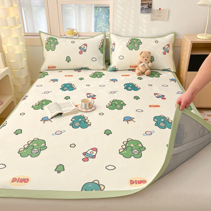 91家纺网 家纺一手货源 找家纺 绒艺席业 2025新款600D冰丝印花数码印花冰藤席卡通小清新系列 恐龙乐园