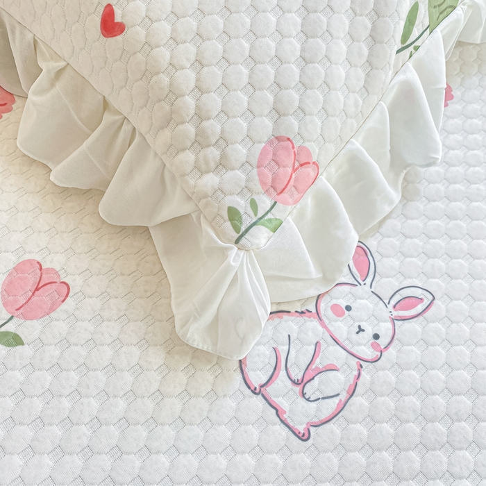 91家纺网 家纺一手货源 找家纺 康纳利2025新款A类冰豆豆床裙款凉席夏被四件套凉感丝空调被送买家秀 花间兔