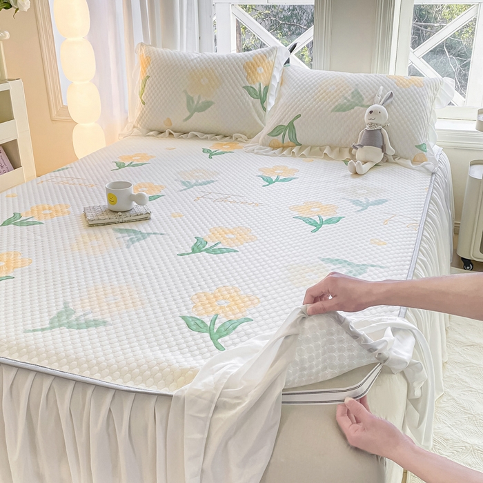 91家纺网 家纺一手货源 找家纺 康纳利2025新款A类冰豆豆床裙款凉席夏被四件套凉感丝空调被送买家秀 春之韵