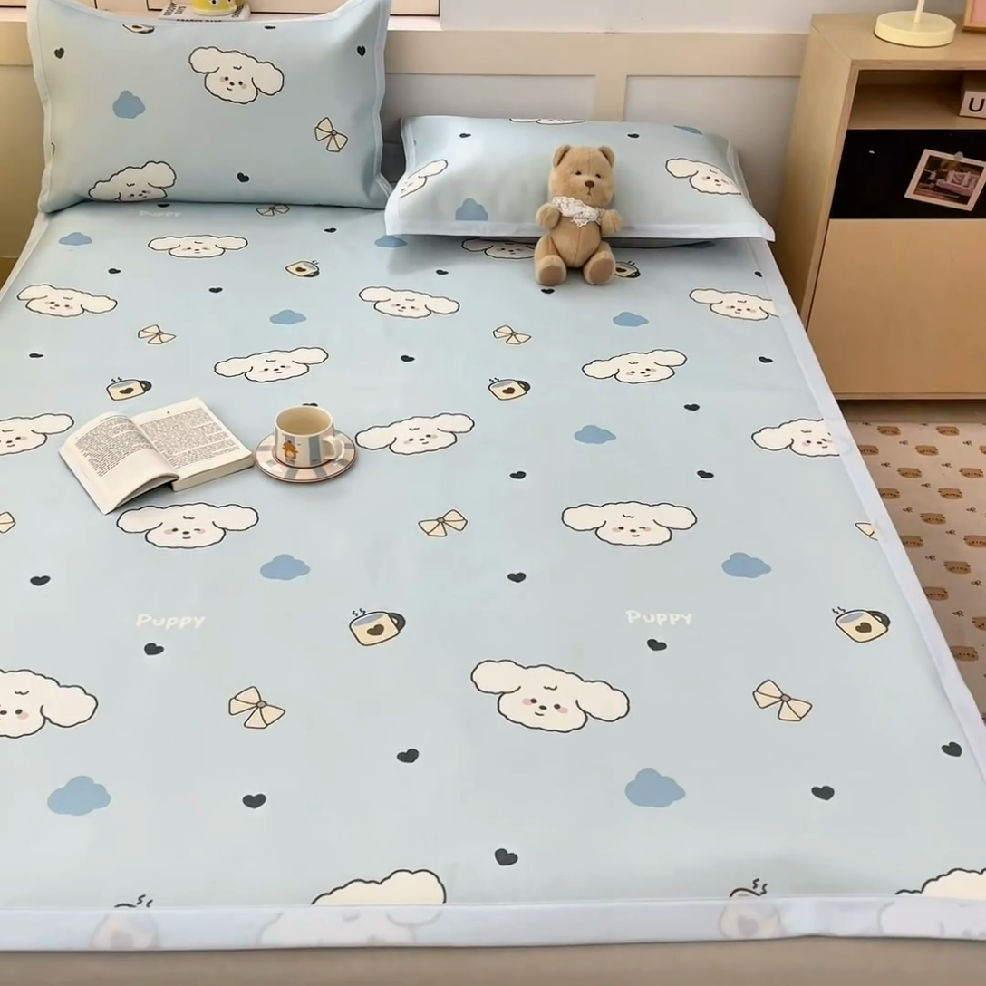 91家纺网 家纺一手货源 找家纺 绒艺席业 2025新款600D冰丝印花数码印花冰藤席卡通小清新系列 云朵狗