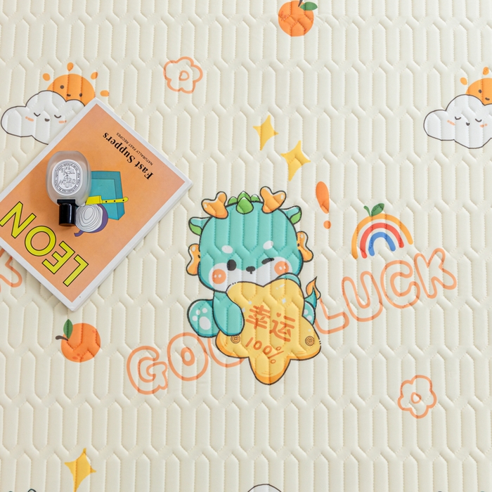 91家纺网 家纺一手货源 找家纺 默忆 2025新款凉感丝印花乳胶凉席 恐龙派对