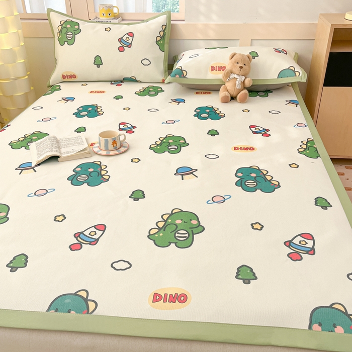 91家纺网 家纺一手货源 找家纺 绒艺席业 2025新款600D冰丝印花数码印花冰藤席卡通小清新系列 恐龙乐园