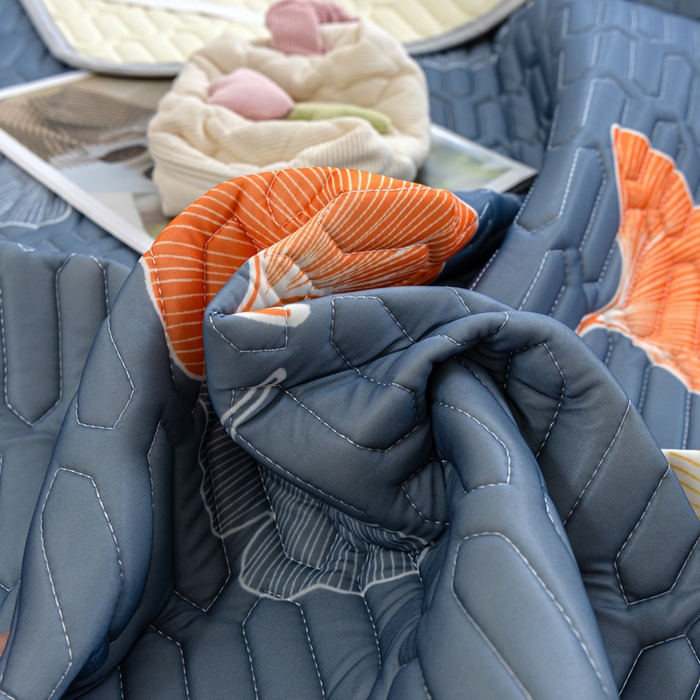 91家纺网 家纺一手货源 找家纺 默忆 2025新款凉感丝印花乳胶凉席 秋风落叶