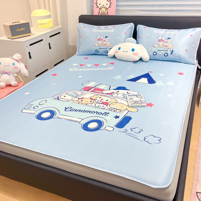 91家纺网 家纺一手货源 找家纺 暮思家居 2025新款正版授权A类大版数码印花三丽鸥可机洗1200D冰丝凉席可组合针织棉夏被四件套床笠款 床笠款-伙伴玉桂狗