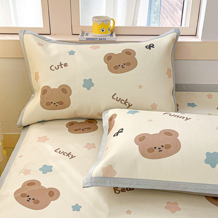 91家纺网 家纺一手货源 找家纺 绒艺席业 2025新款600D冰丝印花数码印花冰藤席卡通小清新系列 星星熊