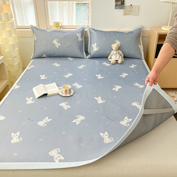 91家纺网 家纺一手货源 找家纺 绒艺席业 2025新款600D冰丝印花数码印花冰藤席卡通小清新系列 乖乖猫