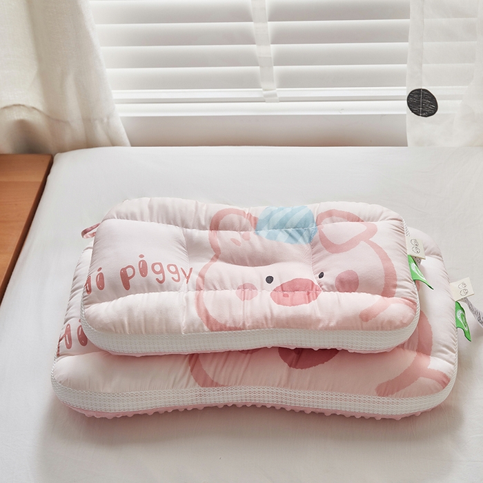 91家纺网 家纺一手货源 找家纺 2025新款A类大版卡通手绘AB版儿童豆豆枕枕芯系列 粉粉猪40*60cm/只