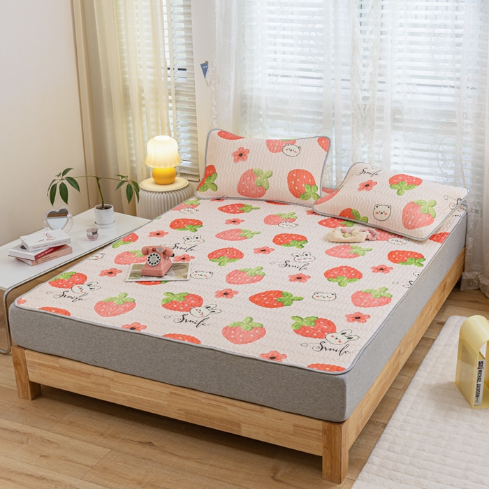 91家纺网 家纺一手货源 找家纺 默忆 2025新款凉感丝印花乳胶凉席 草莓兔