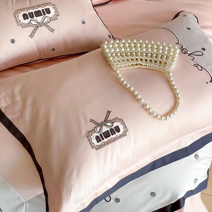 91家纺网 家纺一手货源 找家纺 品家居2025新款高支高密贡缎长绒棉四件套 觅-粉