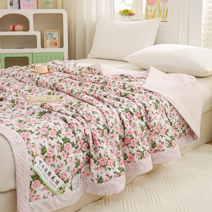 91家纺网 家纺一手货源 找家纺 锦鹭被业 2025新款A类里外全棉印花夏被 萱花粉