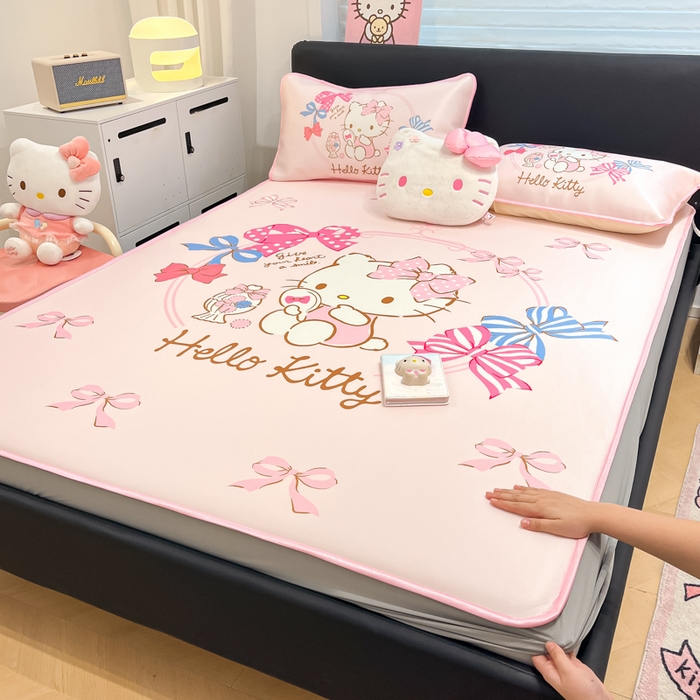 91家纺网 家纺一手货源 找家纺 暮思家居 2025新款正版授权A类大版数码印花三丽鸥可机洗1200D冰丝凉席可组合针织棉夏被四件套床笠款 床笠款-美美KT