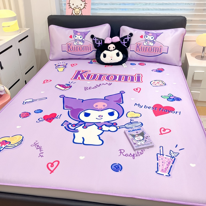 91家纺网 家纺一手货源 找家纺 暮思家居 2025新款正版授权A类大版数码印花三丽鸥可机洗1200D冰丝凉席可组合针织棉夏被四件套床笠款 床笠款-蓝莓库洛米