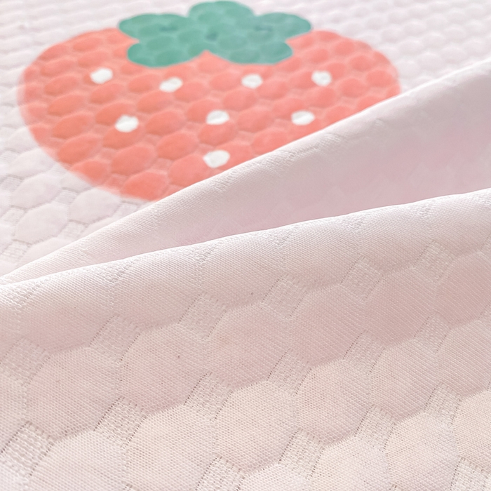 91家纺网 家纺一手货源 找家纺 康纳利2025新款A类冰豆豆床裙款凉席夏被四件套凉感丝空调被送买家秀 草莓兔