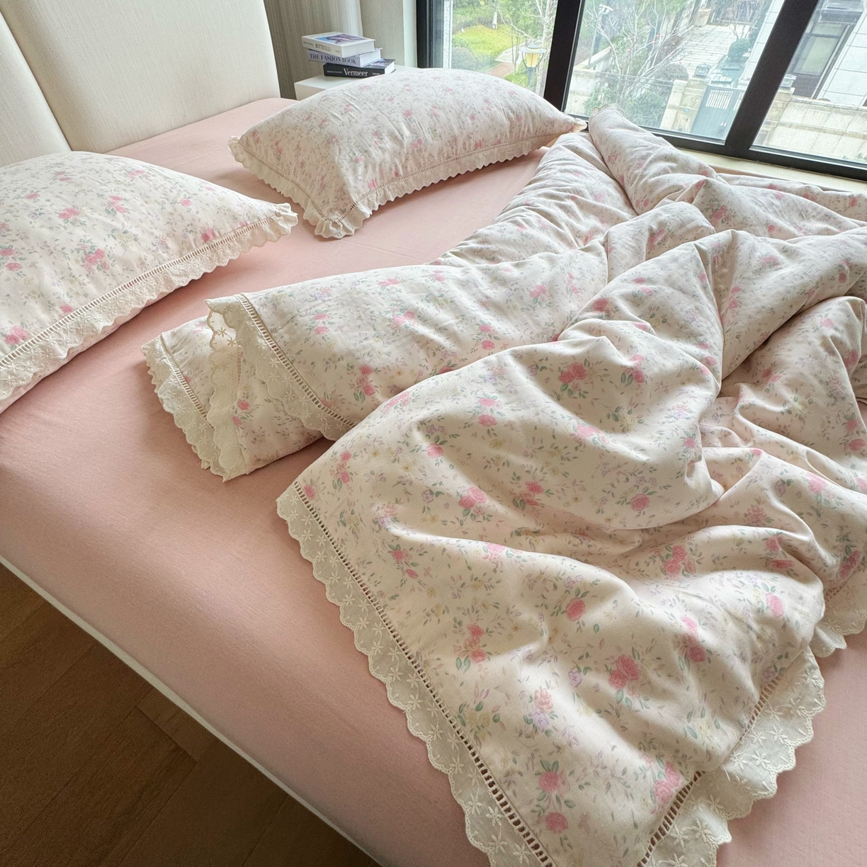 91家纺网 家纺一手货源 找家纺 8+8 （花型持续更新中）2025新款全棉双层纱镂空花边/皱皱花边四件套 蔷薇