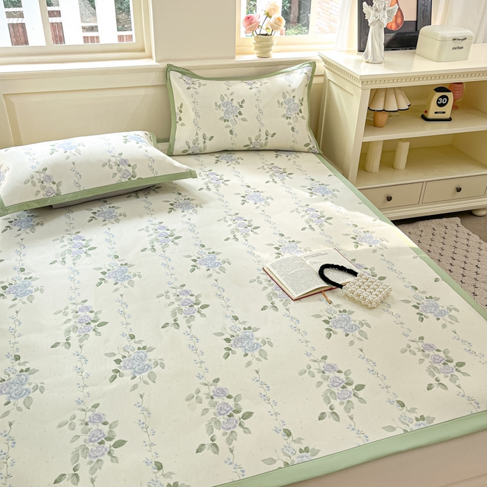 91家纺网 家纺一手货源 找家纺 绒艺席业 2025新款600D冰丝印花数码印花冰藤席赫本风系列 蔓野