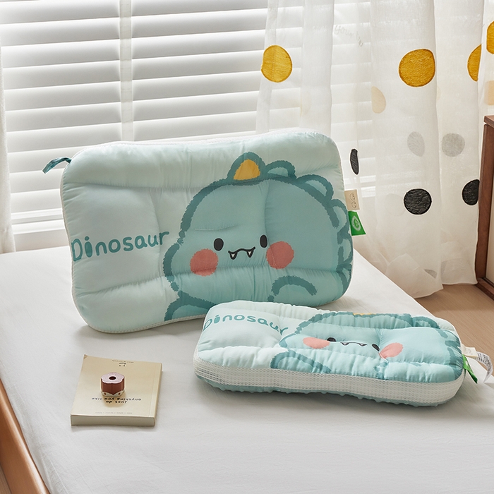 91家纺网 家纺一手货源 找家纺 2025新款A类大版卡通手绘AB版儿童豆豆枕枕芯系列 呆呆龙40*60cm/只