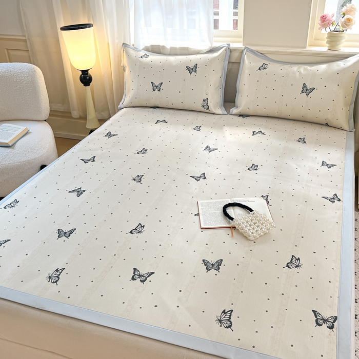 91家纺网 家纺一手货源 找家纺 绒艺席业 2025新款600D冰丝印花数码印花冰藤席赫本风系列 翩翩蝴蝶