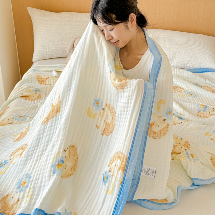 91家纺网 家纺一手货源 找家纺 乐家毛巾被2025新款全棉六层一体超柔泡泡纱多功能毯 小刺猬