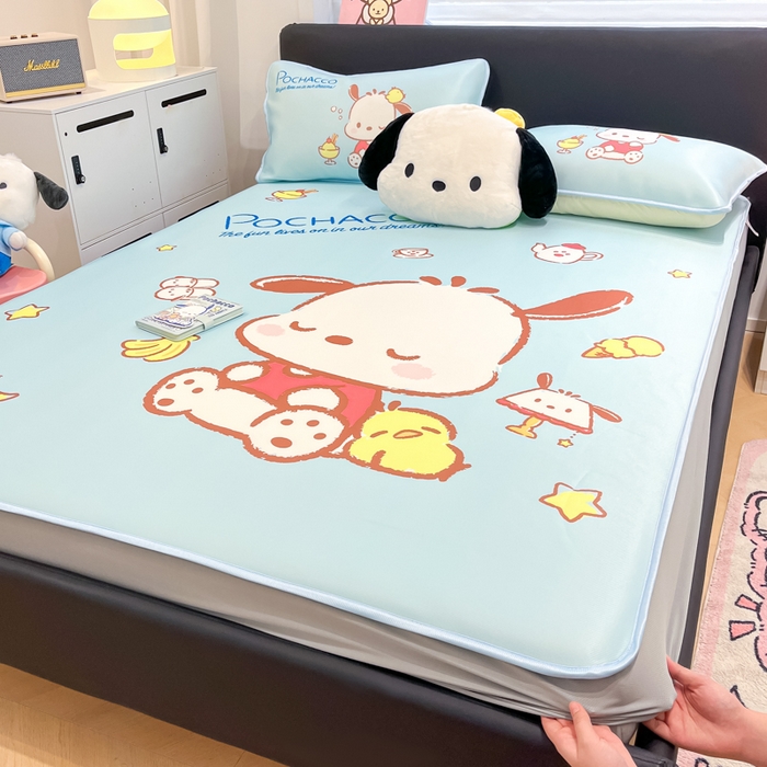 91家纺网 家纺一手货源 找家纺 暮思家居 2025新款正版授权A类大版数码印花三丽鸥可机洗1200D冰丝凉席可组合针织棉夏被四件套床笠款 床笠款-呆萌帕恰狗