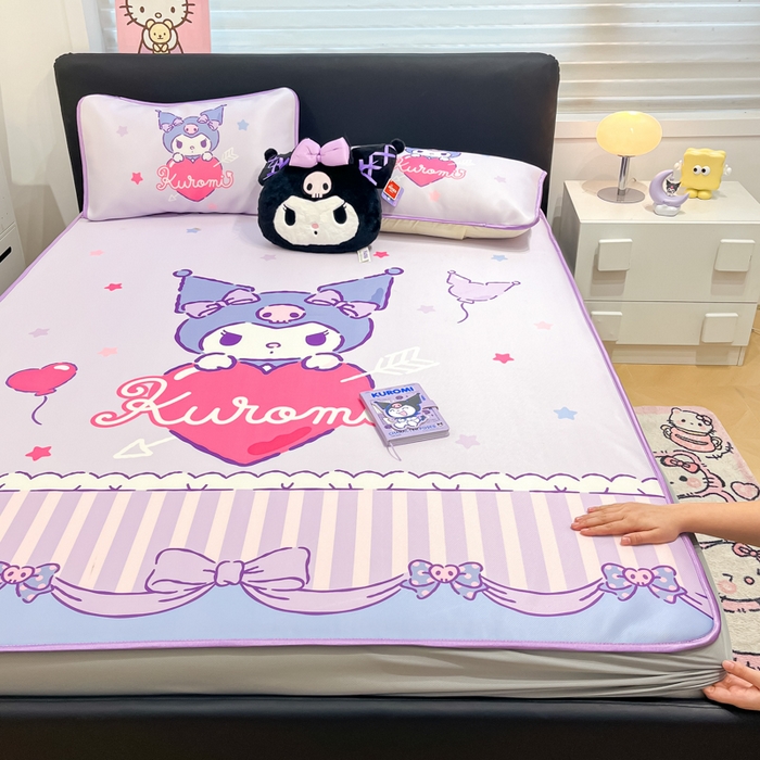 91家纺网 家纺一手货源 找家纺 （总）暮思家居 2025新款正版授权A类大版数码印花三丽鸥可机洗1200D冰丝凉席可组合针织棉夏被四件套床笠款