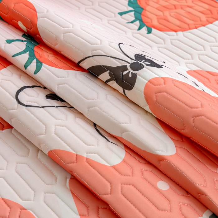 91家纺网 家纺一手货源 找家纺 默忆 2025新款凉感丝印花乳胶凉席 盛夏草莓