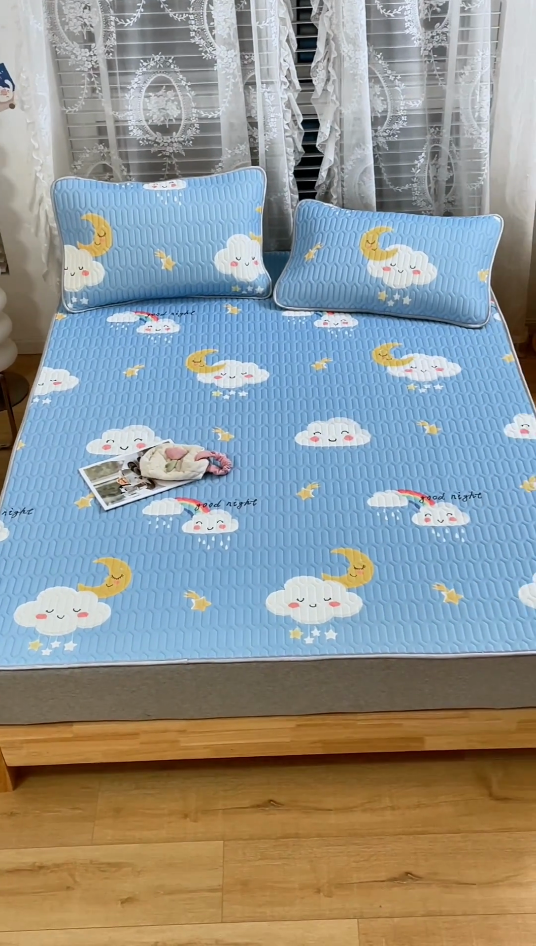 91家纺网 家纺一手货源 找家纺 默忆 2025新款凉感丝印花乳胶凉席 可爱云朵