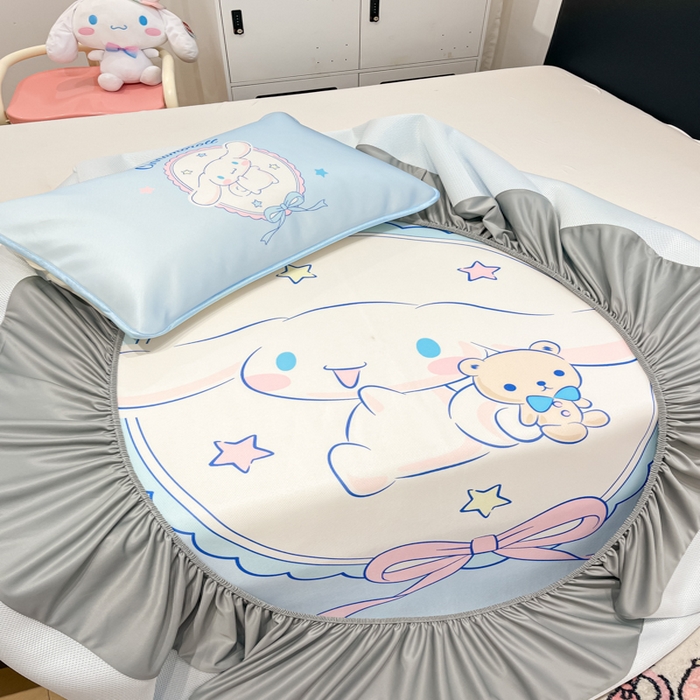 91家纺网 家纺一手货源 找家纺 暮思家居 2025新款正版授权A类大版数码印花三丽鸥可机洗1200D冰丝凉席可组合针织棉夏被四件套床笠款 床笠款-幸福大耳狗