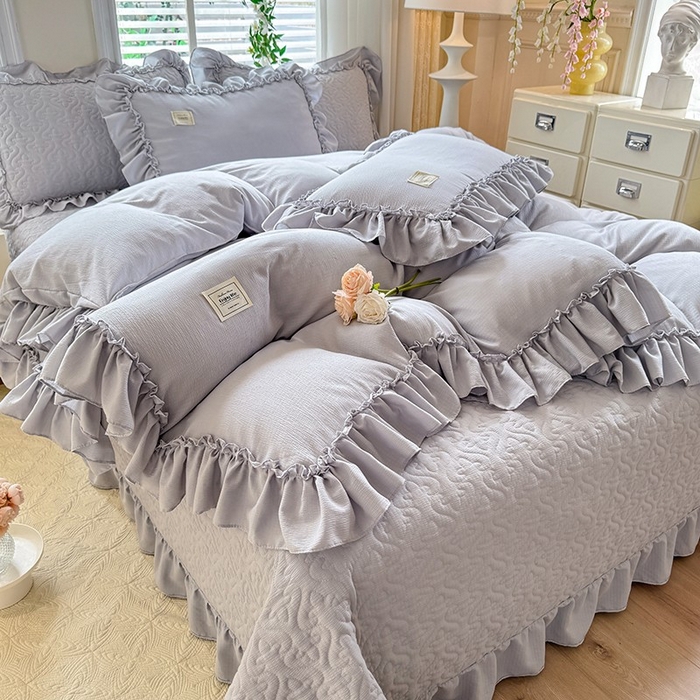 91家纺网 家纺一手货源 找家纺 花香四季家纺 2025新款泡芙小姐双层纱华夫格柔棉夹棉绗缝床盖单件三件四件套 泡芙小姐-灰