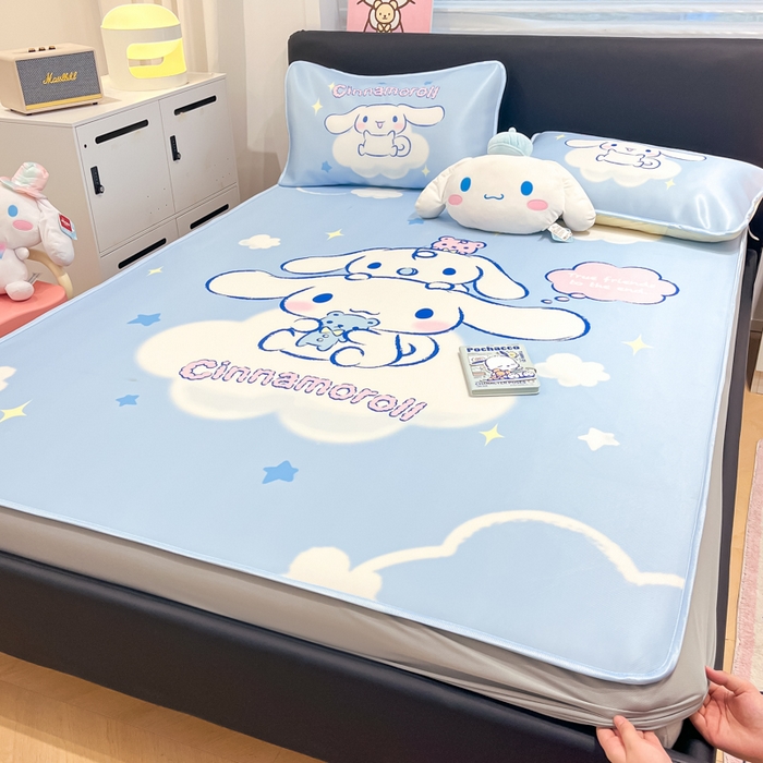 91家纺网 家纺一手货源 找家纺 暮思家居 2025新款正版授权A类大版数码印花三丽鸥可机洗1200D冰丝凉席可组合针织棉夏被四件套床笠款 床笠款-云朵玉桂狗