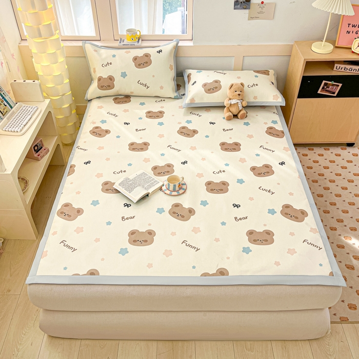 91家纺网 家纺一手货源 找家纺 绒艺席业 2025新款600D冰丝印花数码印花冰藤席卡通小清新系列 星星熊