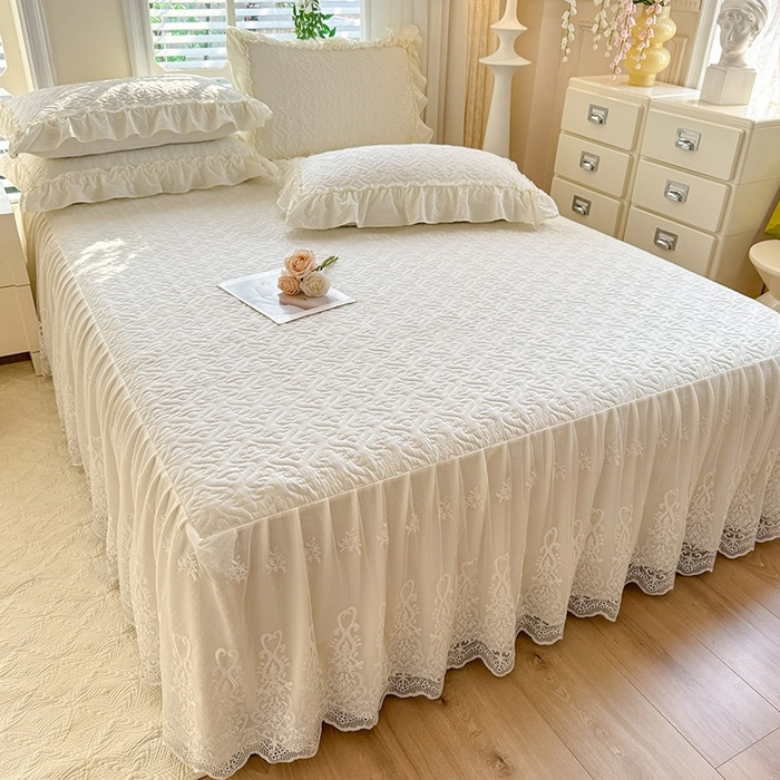 91家纺网 家纺一手货源 找家纺 花香四季家纺 2025新款夹棉绗缝床裙单件三件套法式四件套套件蕾丝公主风 米色