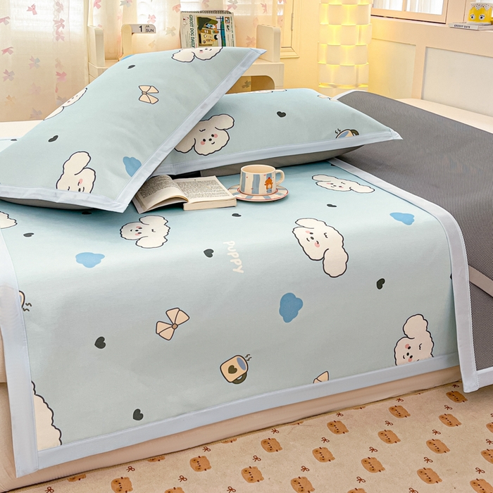 91家纺网 家纺一手货源 找家纺 绒艺席业 2025新款600D冰丝印花数码印花冰藤席卡通小清新系列 云朵狗