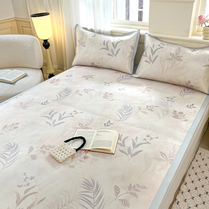 91家纺网 家纺一手货源 找家纺 绒艺席业 2025新款600D冰丝印花数码印花冰藤席赫本风系列 花影晚风