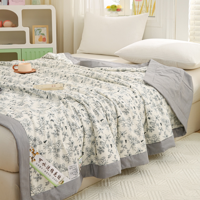 91家纺网 家纺一手货源 找家纺 锦鹭被业 2025新款A类里外全棉印花夏被 花园小兔