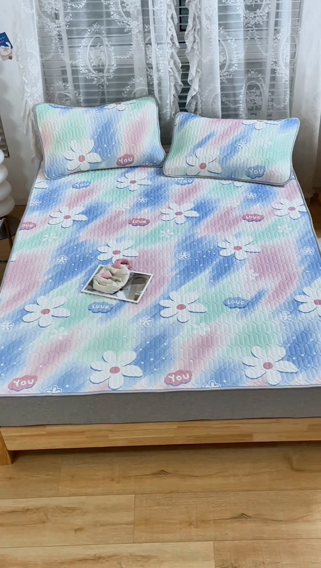 91家纺网 家纺一手货源 找家纺 默忆 2025新款凉感丝印花乳胶凉席 七彩世界