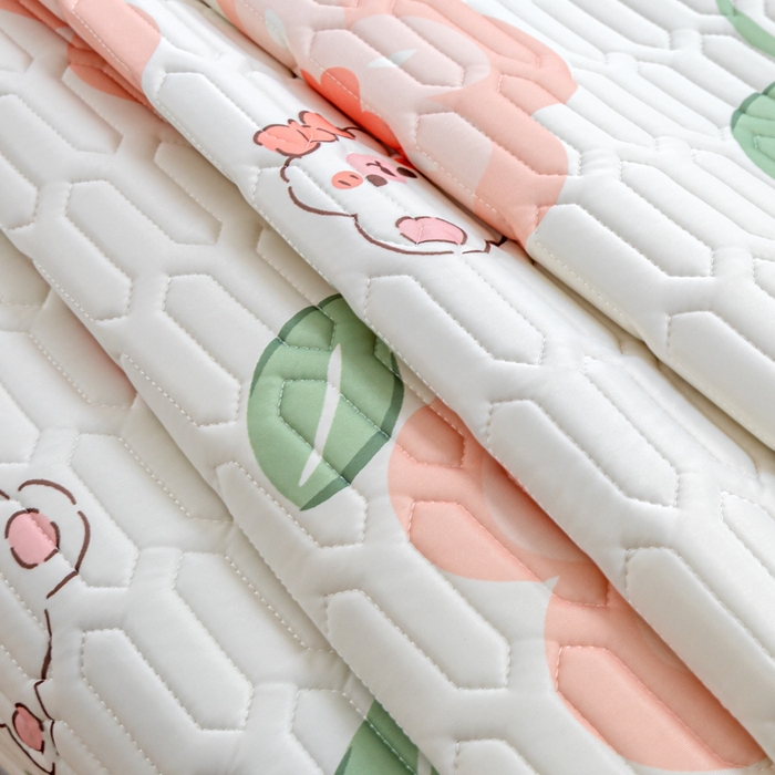 91家纺网 家纺一手货源 找家纺 默忆 2025新款凉感丝印花乳胶凉席 花田雨梦