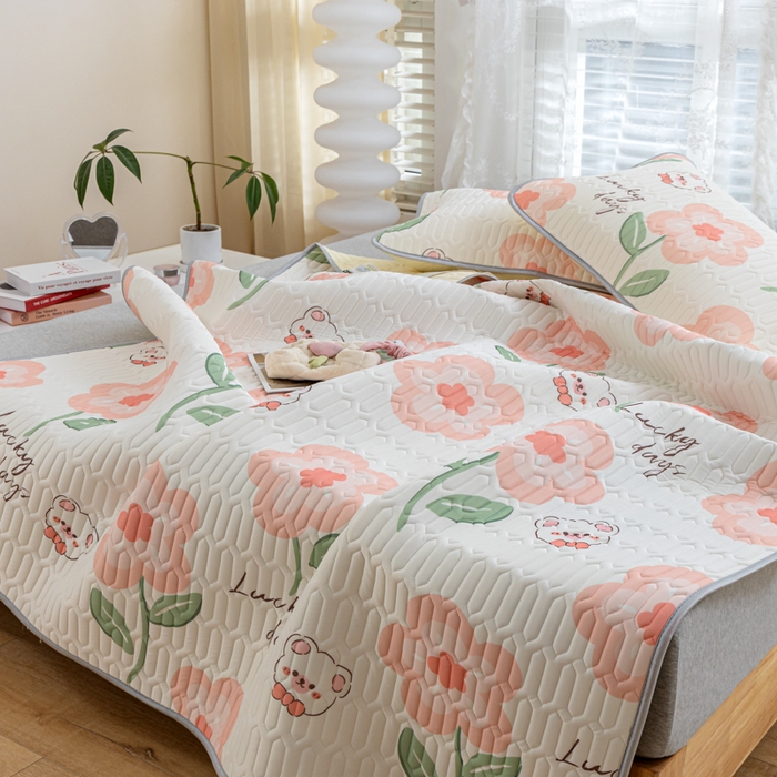 91家纺网 家纺一手货源 找家纺 默忆 2025新款凉感丝印花乳胶凉席 花田雨梦